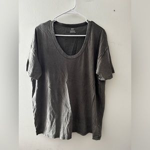 Women’s Aerie Size medium gray scoop neck t-shirt